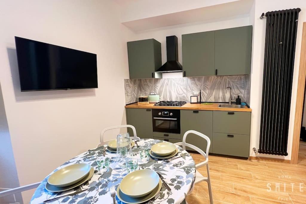 Roma Suite Epiro Bagian luar foto