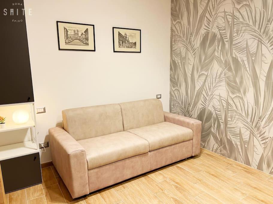 Roma Suite Epiro Bagian luar foto